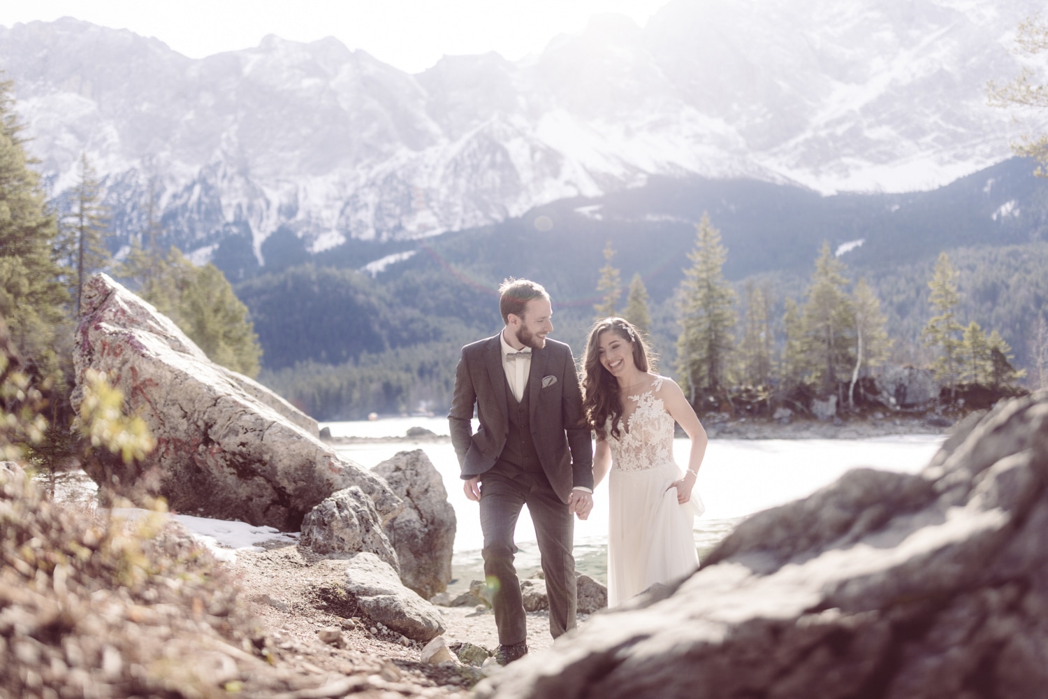 Elopement_Eibsee_Zugspitze_Hochzeitsfotografin_Garmisch_21.jpg